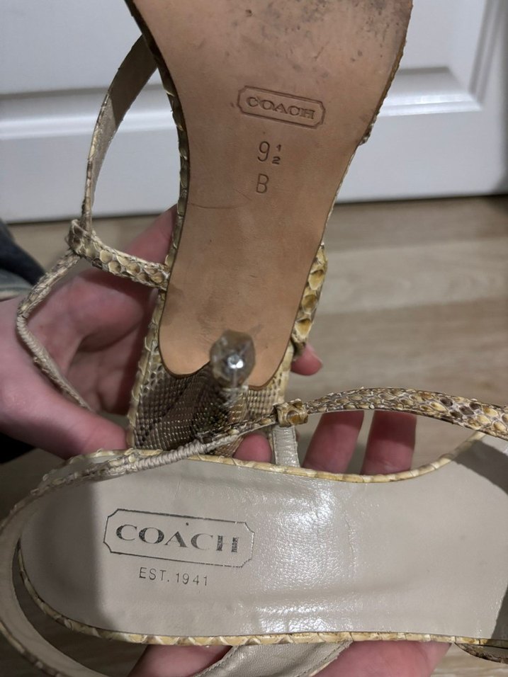 Klasik Bej Yılan Desenli Dolgu Topuklu Kadın Ayakkabı - Görsel 4