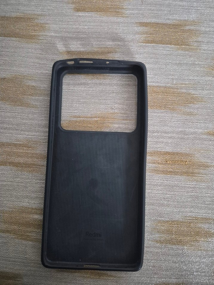 Siyah Normcore Telefon Kılıfı Yırtmaçlı - Görsel 2