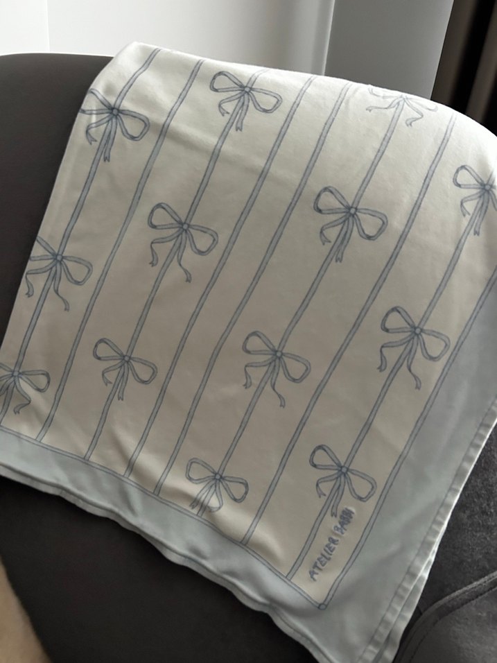 Atelier babbi battaniye defosu arkasında minik bir dikiş atması - Görsel 2