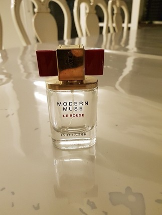 boş sise modern muse estee lauder 