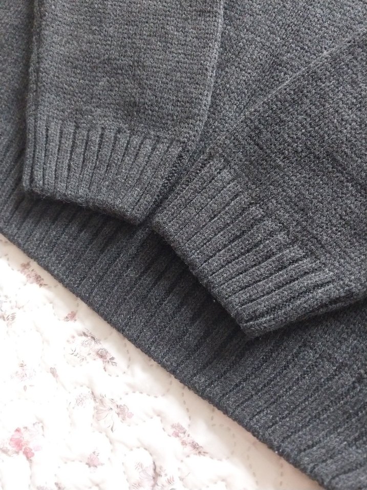 Sıfır Gibi Gri Örgü Erkek Kazak, Yüksek Yaka, Düğmeli - Görsel 2