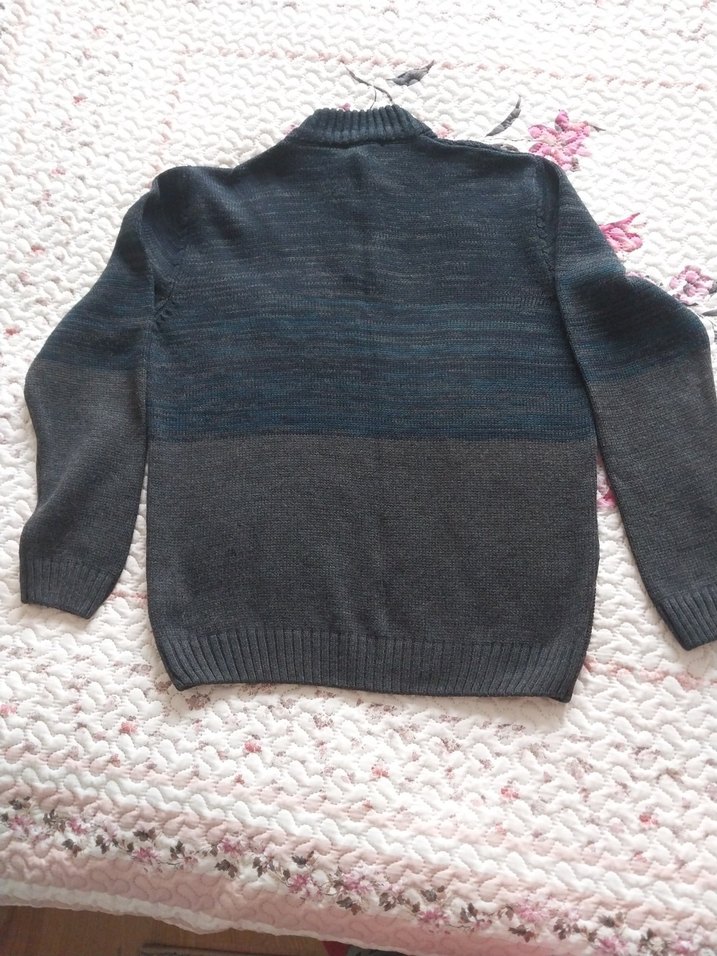 Sıfır Gibi Gri Örgü Erkek Kazak, Yüksek Yaka, Düğmeli - Görsel 3