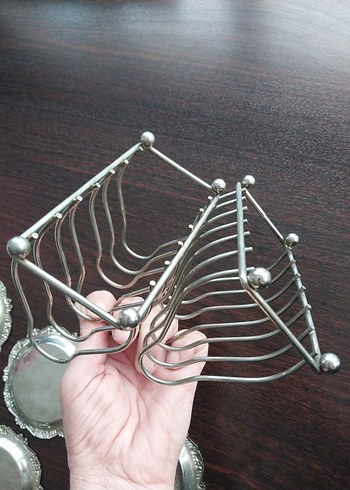 Vintage 2 Queen Anne
Ingiliz Gümüş Kaplama Sunumluk 6+6+2 stand - Görsel 7