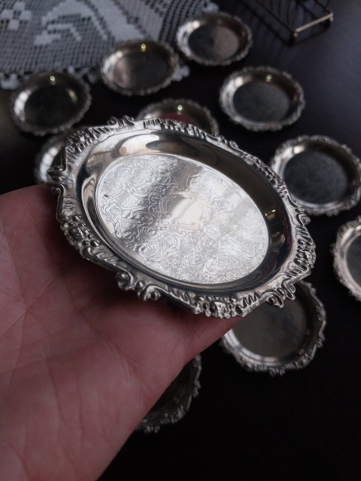 Vintage 2 Queen Anne
Ingiliz Gümüş Kaplama Sunumluk 6+6+2 stand - Görsel 5