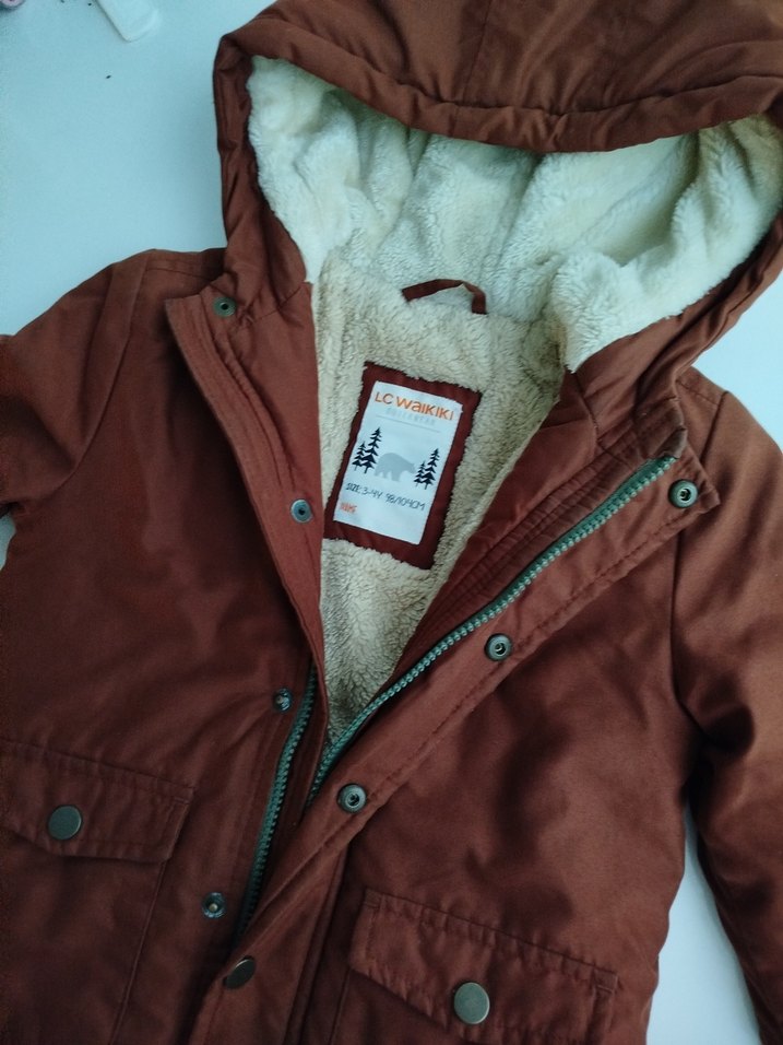 Düğmeli Kapüşonlu Erkek Çocuk Kahverengi Mont - Görsel 4