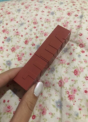Maybelline Vinyl Ink Ruj Peachy 