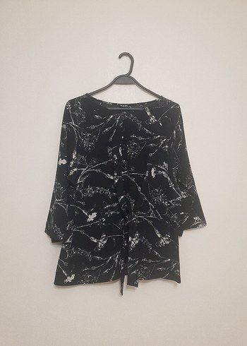 Uzun Kollu Siyah Batik Desenli Bluz