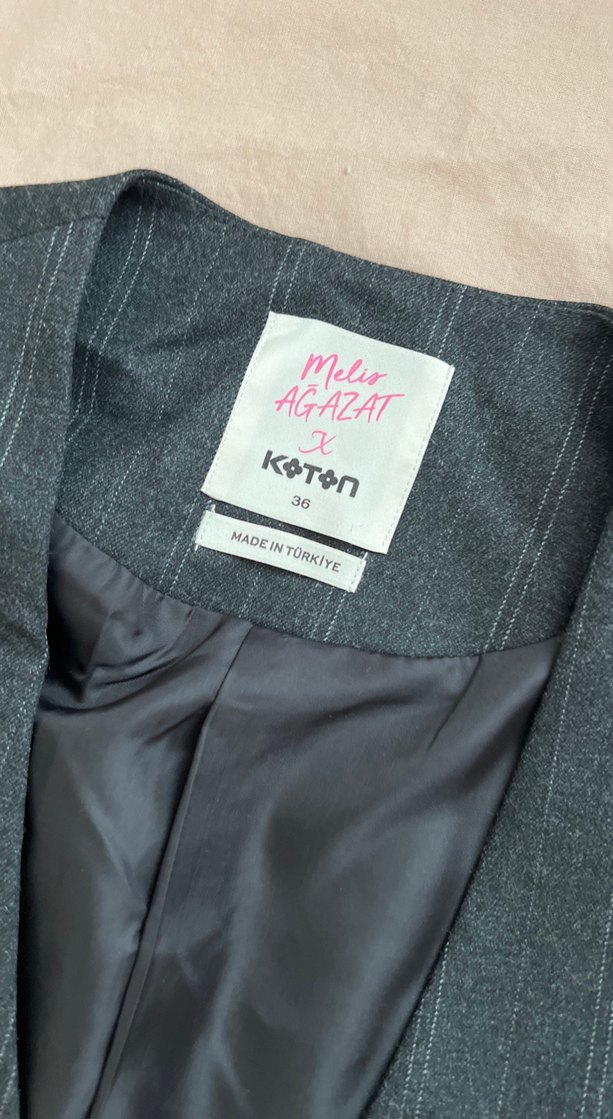 Düğmeli Gri  Kadın Yelek - Görsel 2