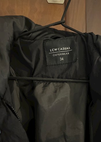 Siyah Kapitone Kapüşonlu Günlük Kadın Mont - Görsel 3