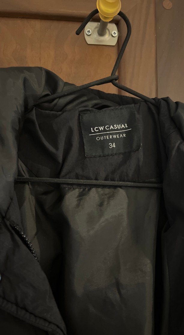 Siyah Kapitone Kapüşonlu Günlük Kadın Mont - Görsel 3