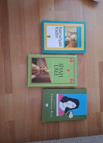 Beden Renk Kamelyalı Kadın Siyah Lale Yüzbaşının Kızı