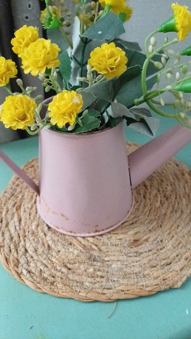 Sarı Çiçekli Pastel Sulama Kabı Vazo - Görsel 3