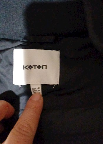 Koton Siyah Kapüşonlu Kadın Şişme Yelek - Görsel 3