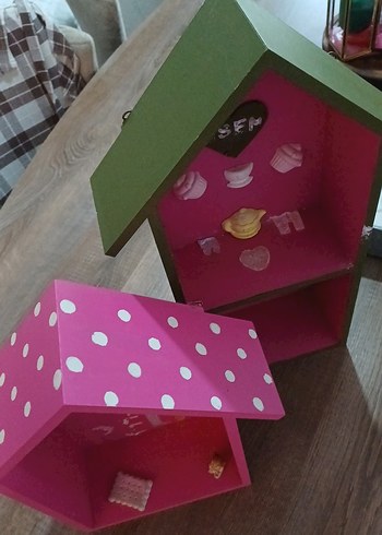 Koyu Pembe Ahşap Ev Şeklinde Raflar - Görsel 2