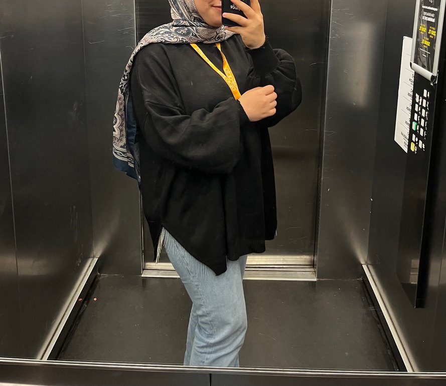 Siyah taşlı kazak - Görsel 2