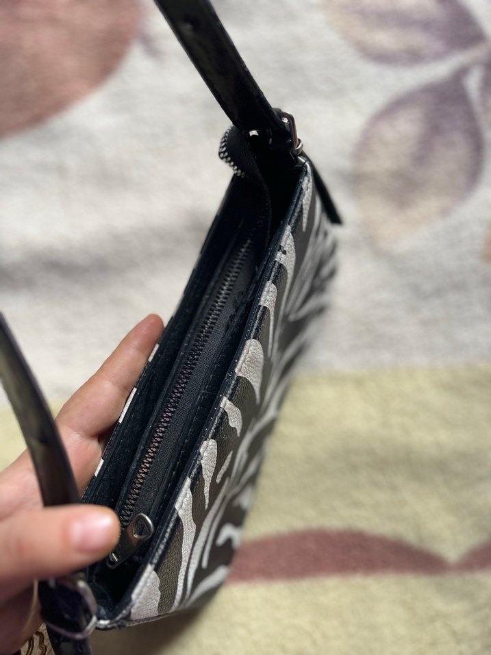 Detaylı Zebra Desenli Deri Kadın Çanta - Görsel 2