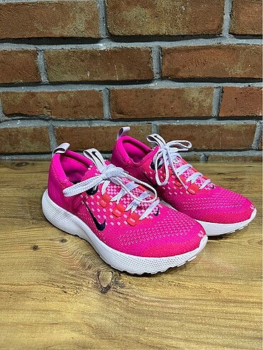 Nike escape run spor ayakkabı çok rahat