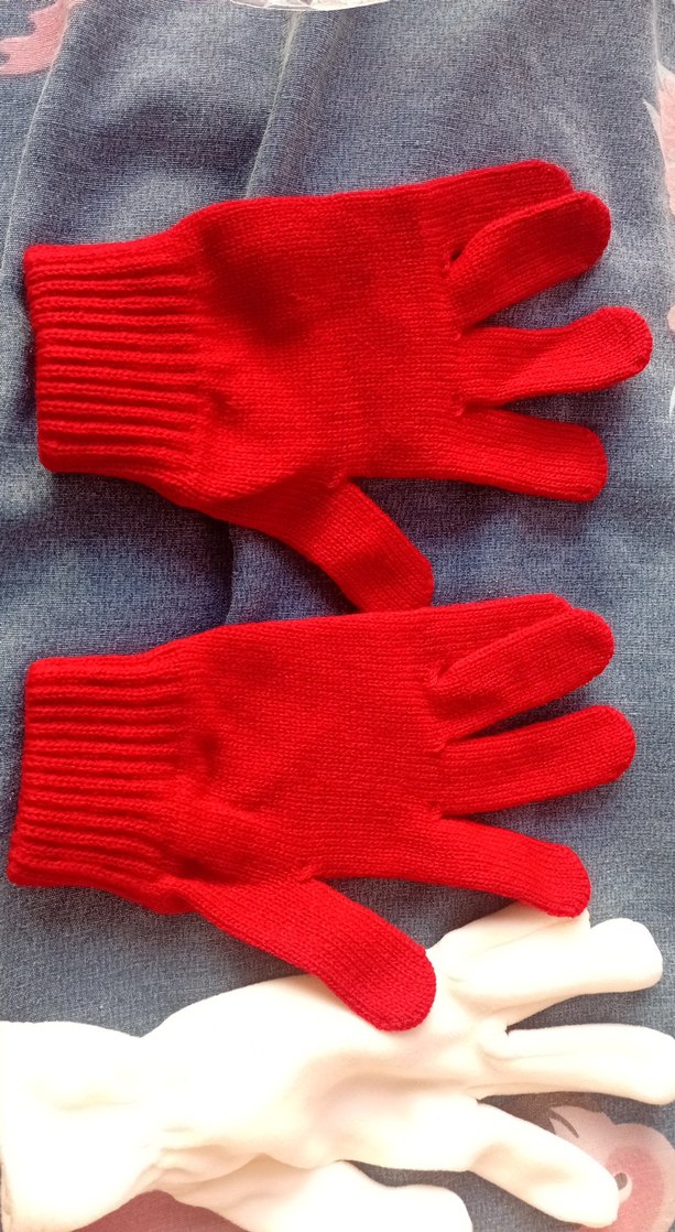 2 kırmızı 2 beyaz eldiven hiç kullanılmamış - Görsel 2