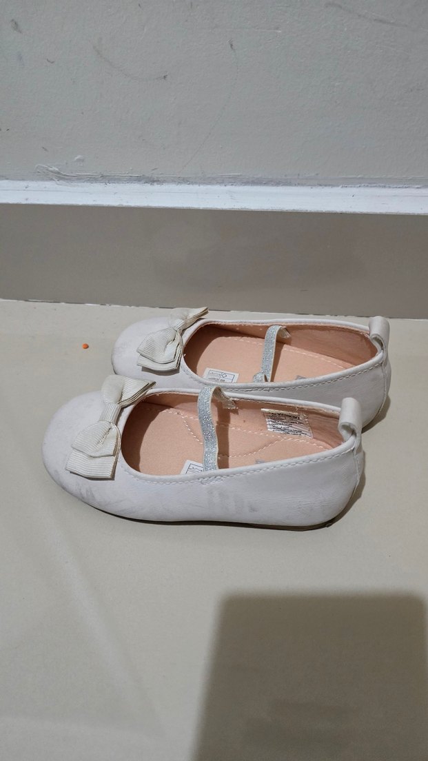 Beyaz Fiyonk Detaylı Kız Babet - Görsel 2