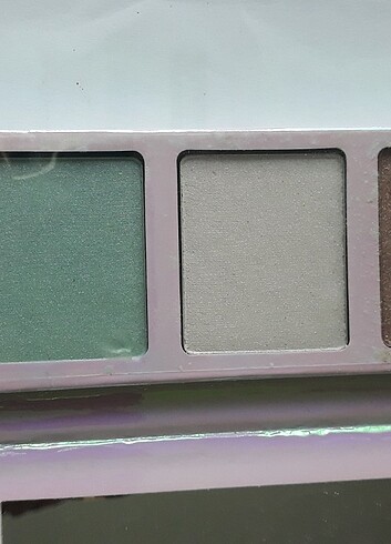 Essence Essence highlighter palet