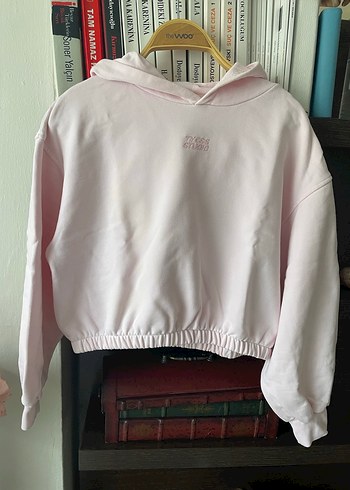 BG Store Crop Sweatshirt