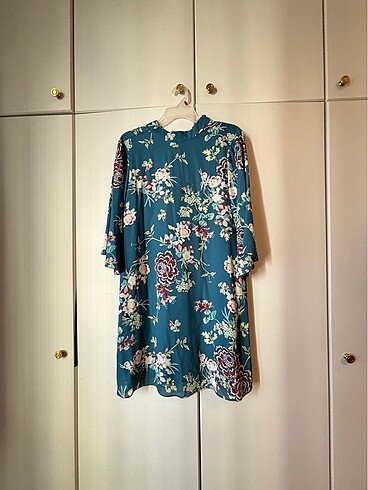 Çiçekli Mavi Elbise Uzun Kollu - Görsel 3