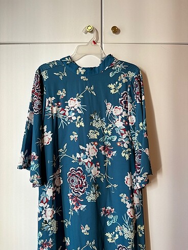 Çiçekli Mavi Elbise Uzun Kollu - Görsel 4