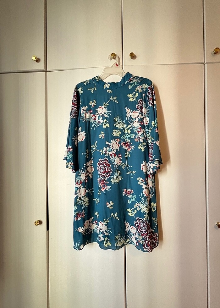 Çiçekli Mavi Elbise Uzun Kollu - Görsel 3