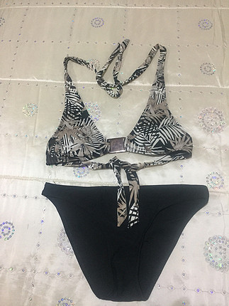 Bikini zebra model