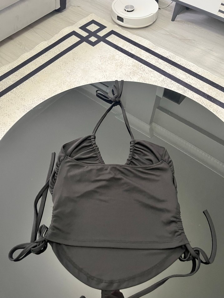 Siyah V Yaka Strappy Büstiyer - Görsel 4