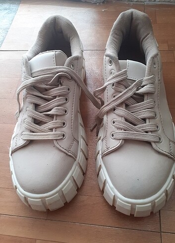 LC Waikiki Spor Ayakkabı (37 )Numara