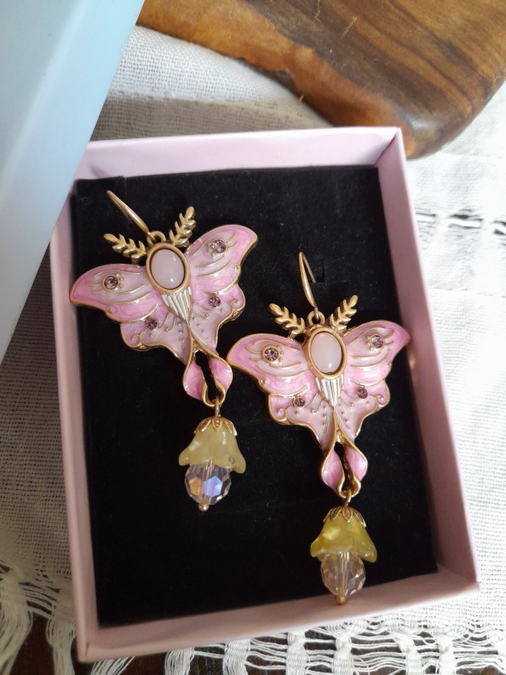 Pembe Boncuklu Uzun Kelebek Küpeler - Görsel 3