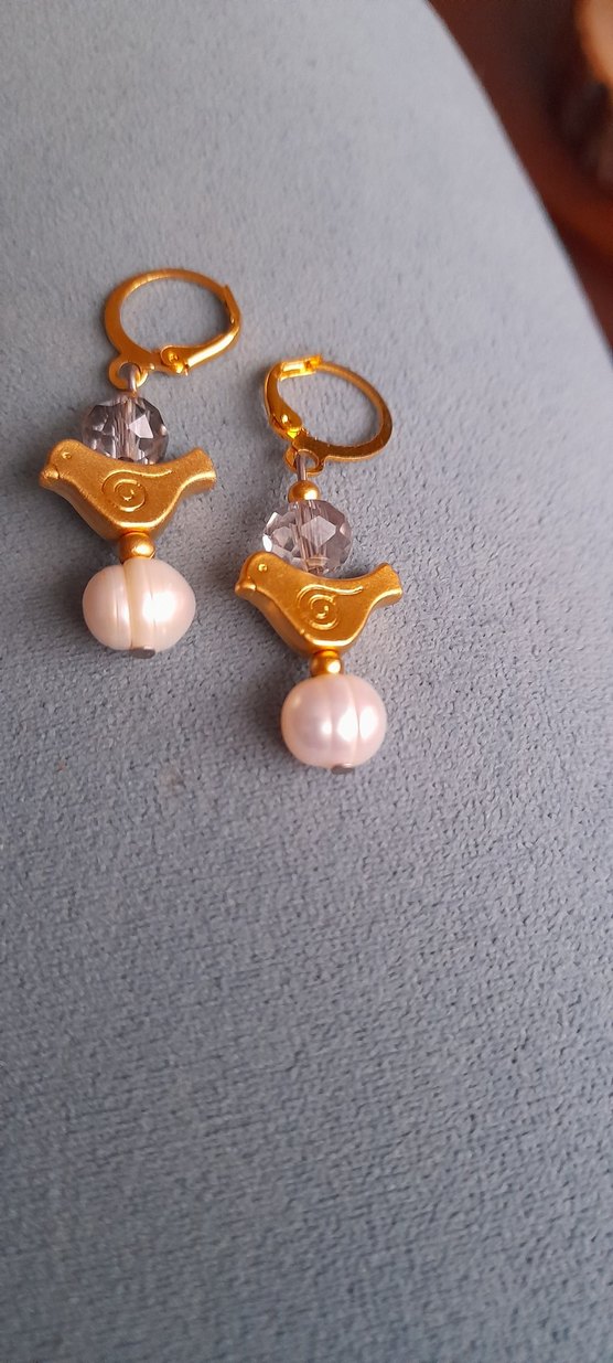 Mini Altın Renkli İnciliKuş Küpeler - Görsel 2