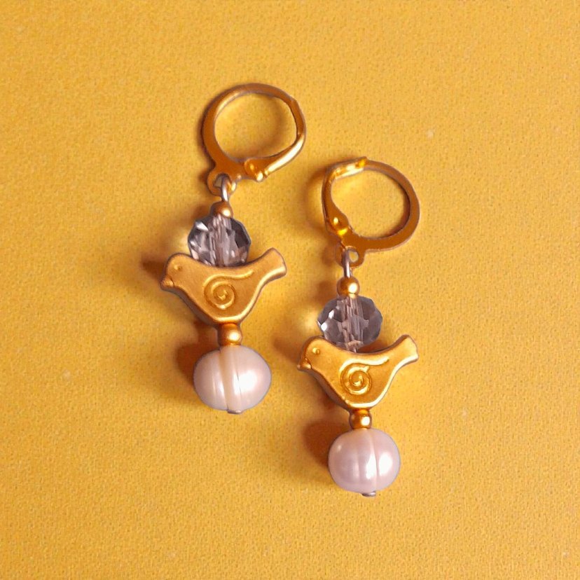 Mini Altın Renkli İnciliKuş Küpeler - Görsel 3