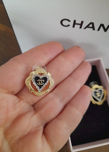 Altın Renkli Chanel modelTaşlı Küpeler - Görsel 3
