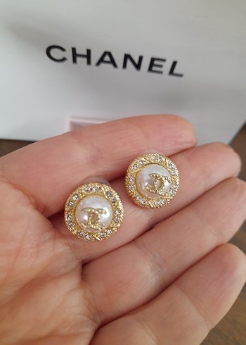 İncili Mini Chanel model küpe - Görsel 3