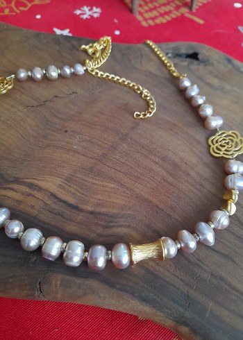 Gerçek pembei İnci ve Altın Çiçekli Kolye - Görsel 3