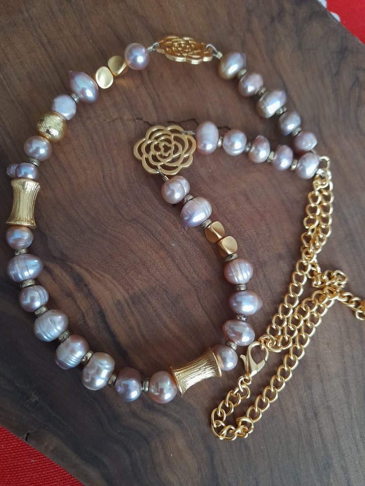 Gerçek pembei İnci ve Altın Çiçekli Kolye - Görsel 2