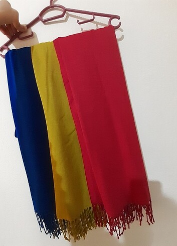 Eşarp şal ya da fular olarak kullanıma uygundur.
