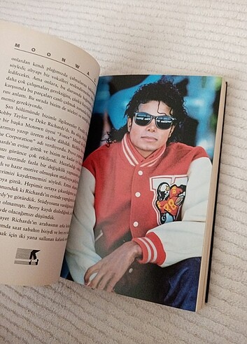  Beden Renk Michael Jackson kitap 