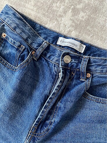 36 Beden stradivarius jean