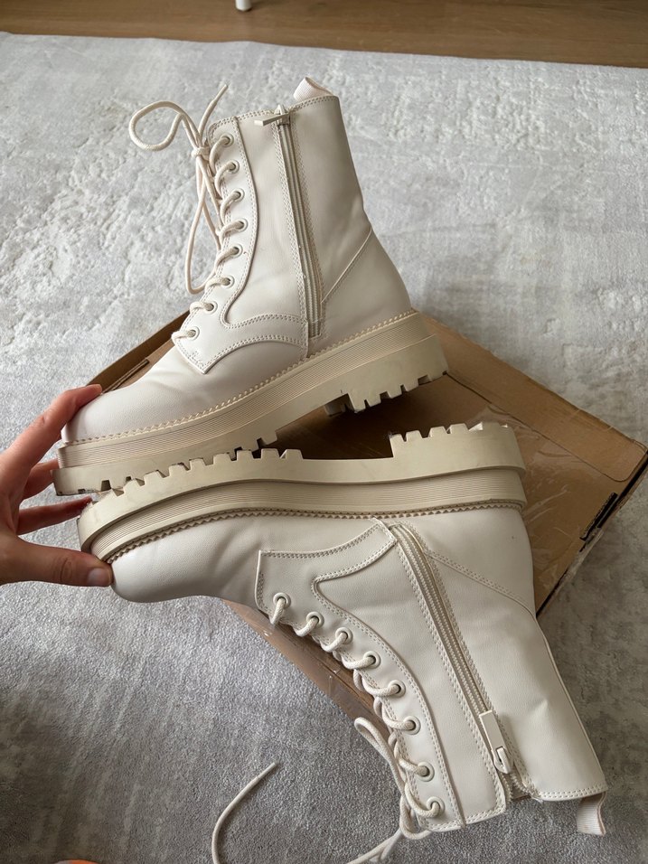 stradivarius bot - Görsel 3