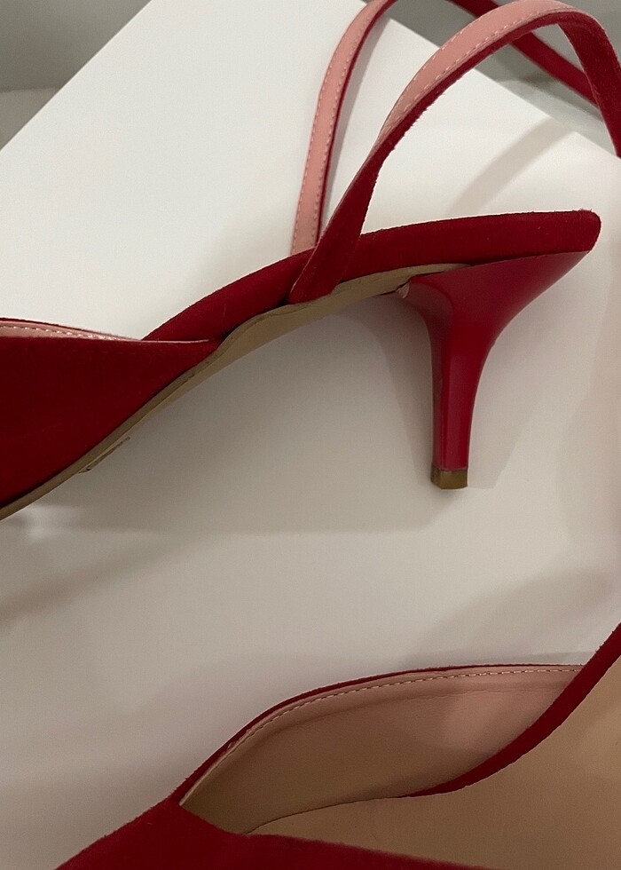 Kırmızı ayakkabı - Görsel 4