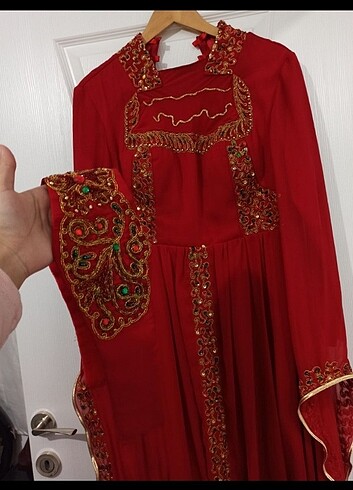 42 Beden kırmızı Renk Kına Elbisesi 