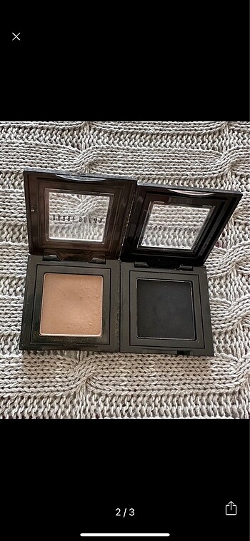 Bobbi Brown Bobbi Brown iki far birlikte