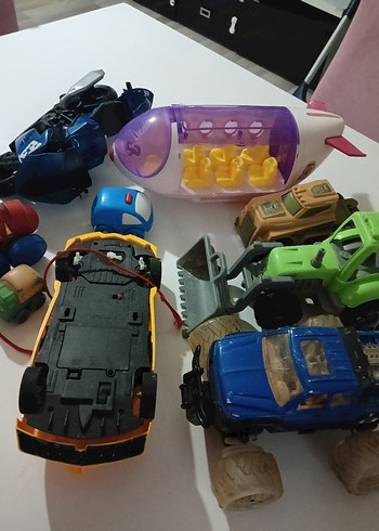 Renkli Oyuncak Arabalar Seti - Görsel 5