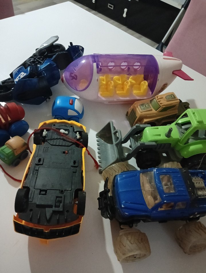 Renkli Oyuncak Arabalar Seti - Görsel 5