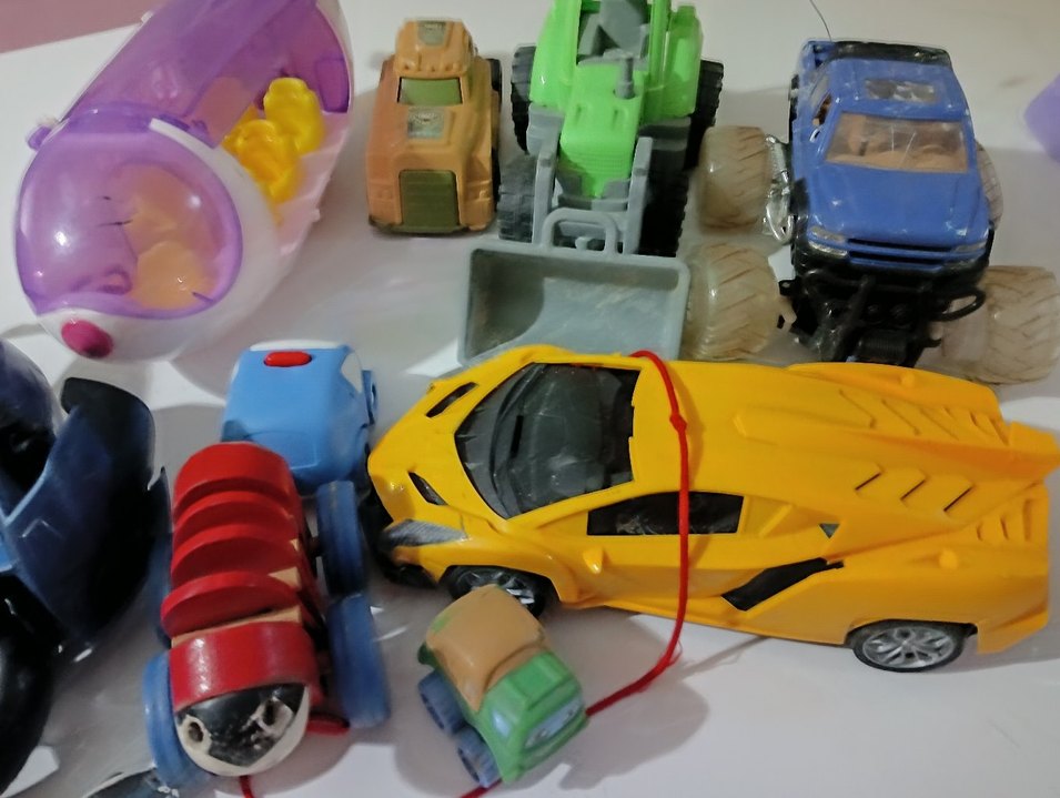 Renkli Oyuncak Arabalar Seti - Görsel 3