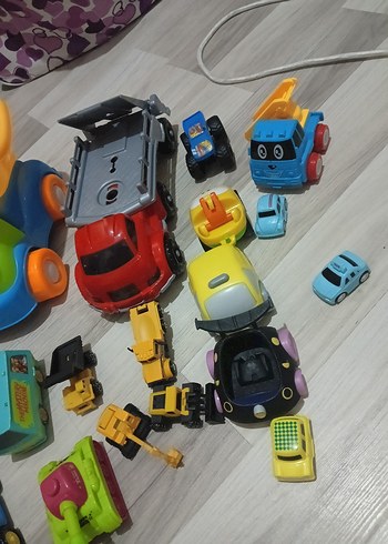 karisik toplu oyuncaklar arabalar - Görsel 10