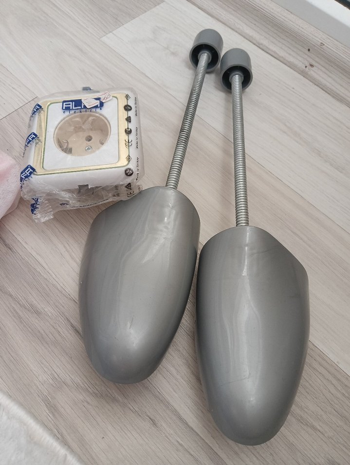 Gri Ayarlanabilir Ayakkabı Kalıbı - Görsel 2